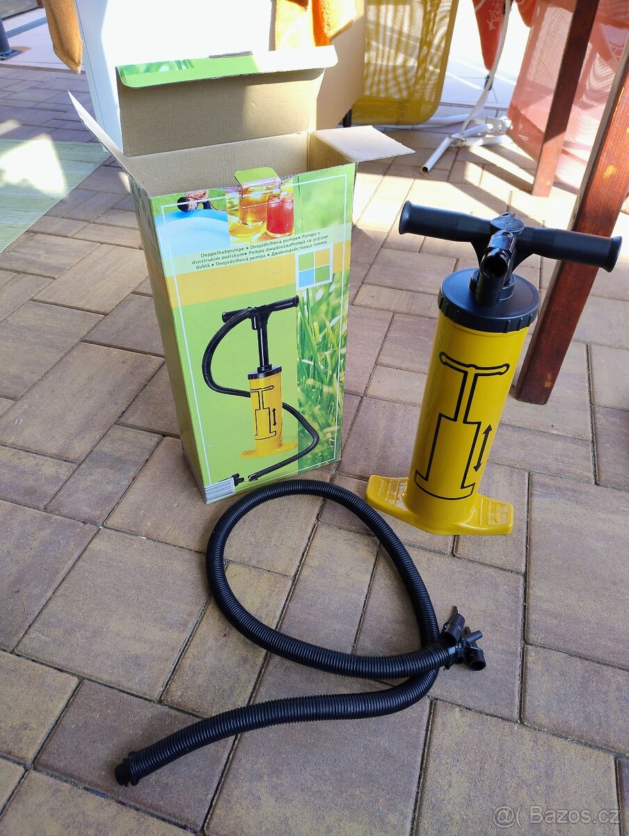 Dvojzdvihova pumpa