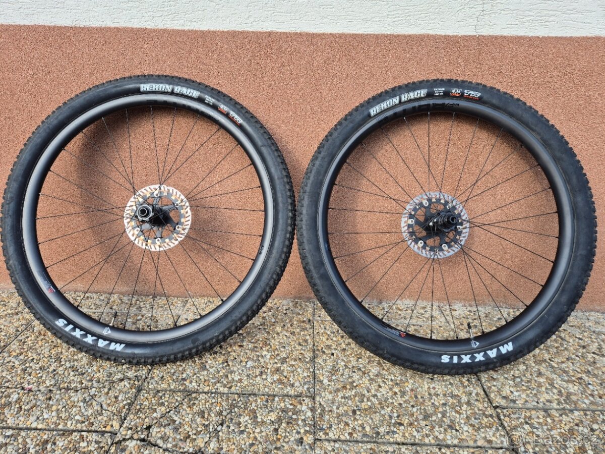 Prodam sadu karbonovych kol BRUTE XC27 Carbon boost, 27mm