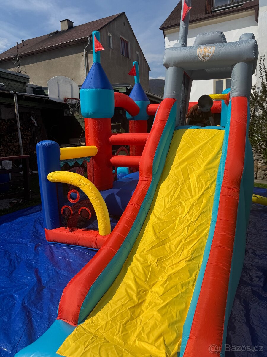 Skákací hrad 13 v 1