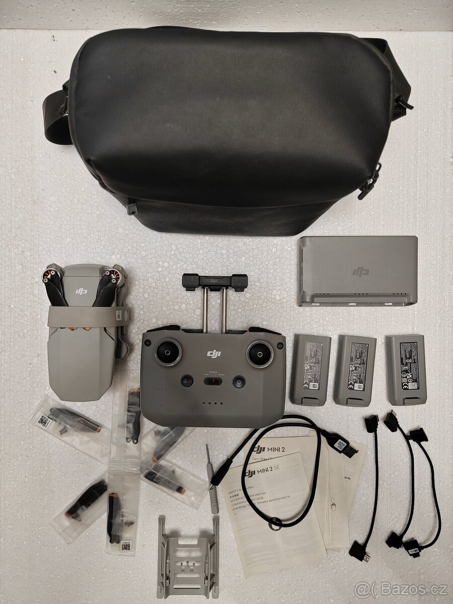 DJI Mini 2 SE Fly More Combo