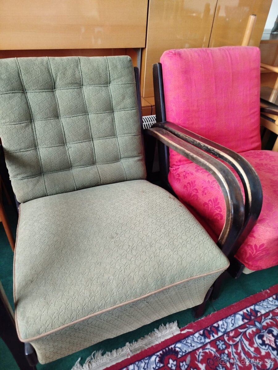 retro křesla a stolek z roku 1956