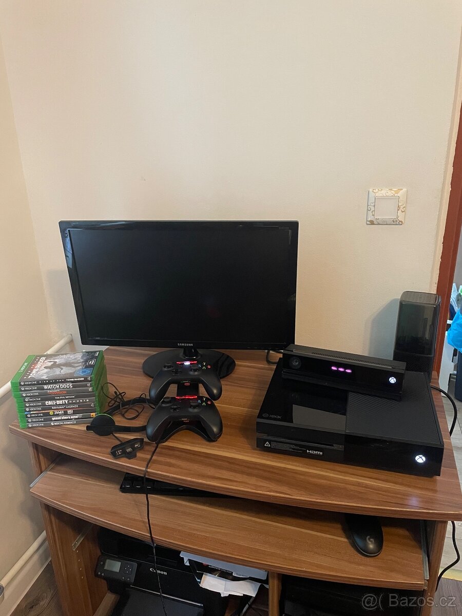 🎮 Xbox One S 500Gb + 2 ovladače + kamera + hry + headset 🎮