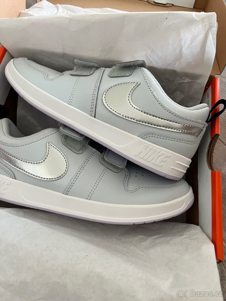 Nove tenisky Nike 34