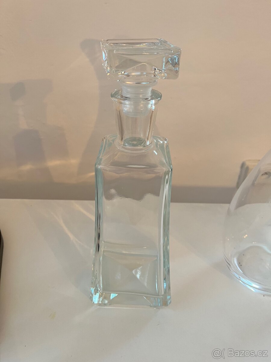 Skleněná karafa na whisky + designový dekanter na víno