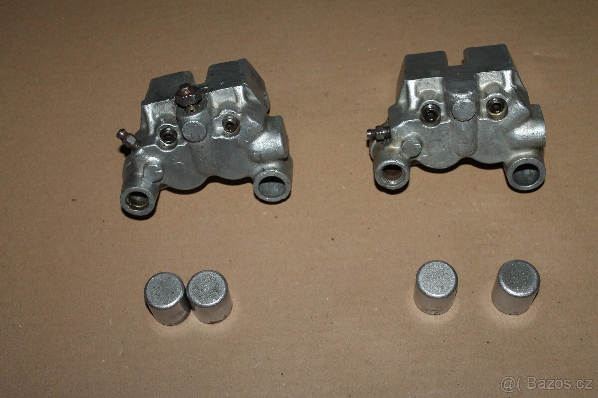 ČZ 125/519 Brzdiče přední a zadní