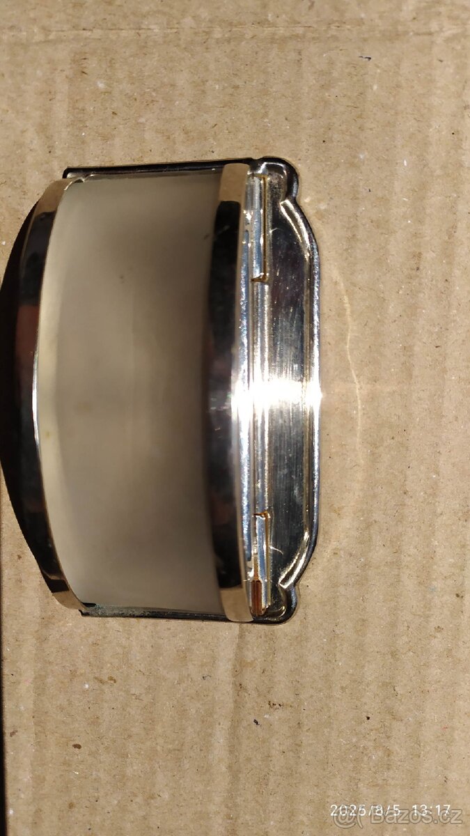 Skleněný popelník