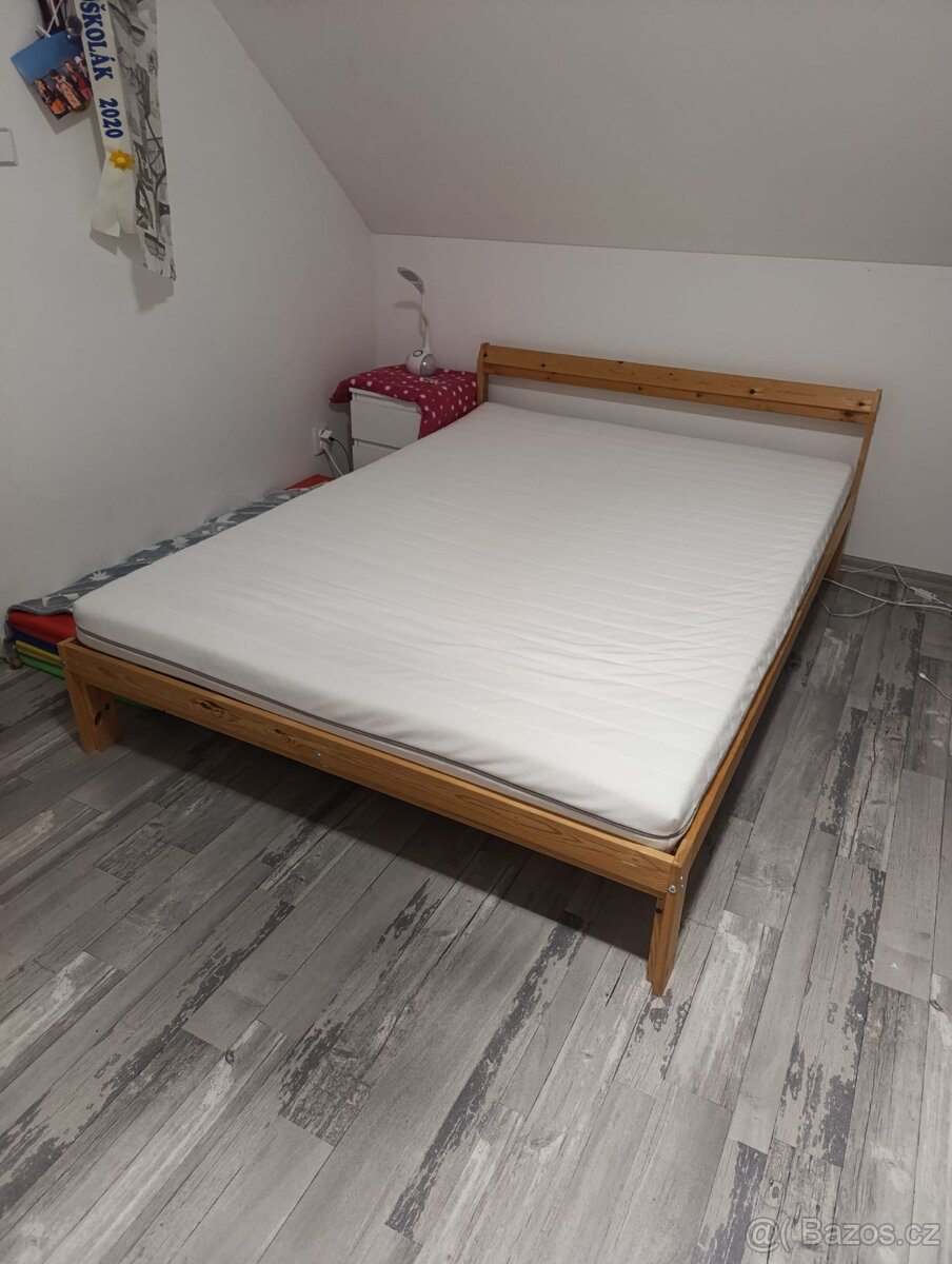 Prodám postel NEIDEN včetně roštu a matrace velikost 140x200