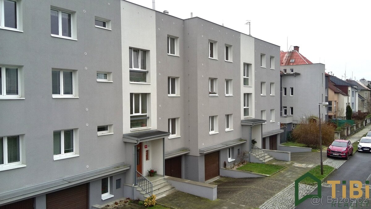 Prodej bytu 2+1 72 m², podíl na zahradě, Olomouc - Lazce