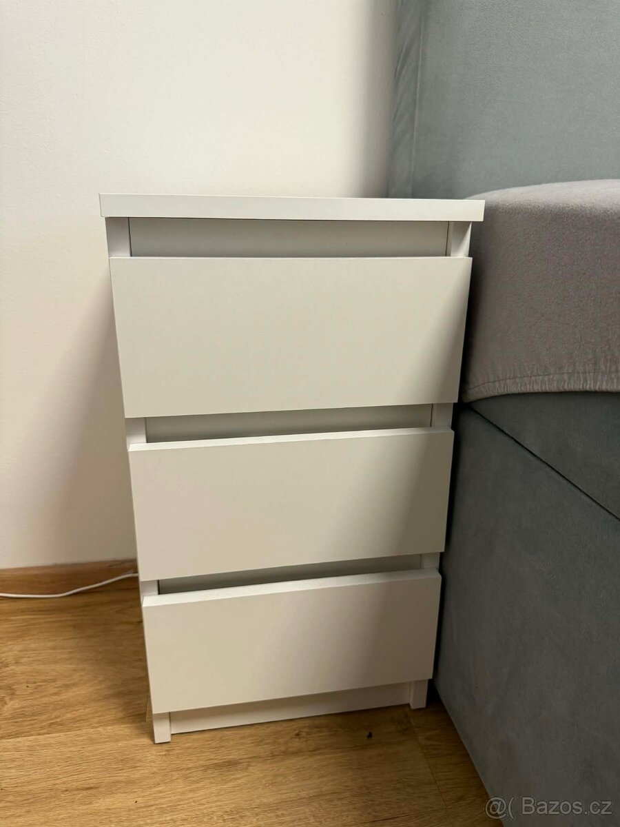 Noční stolky - TOP STAV