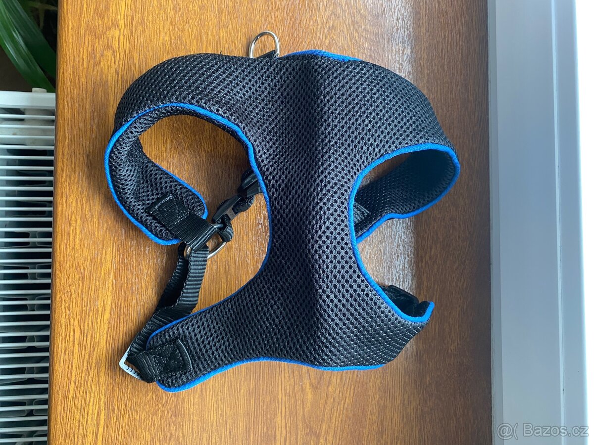 Postroj pro střední plemena psů