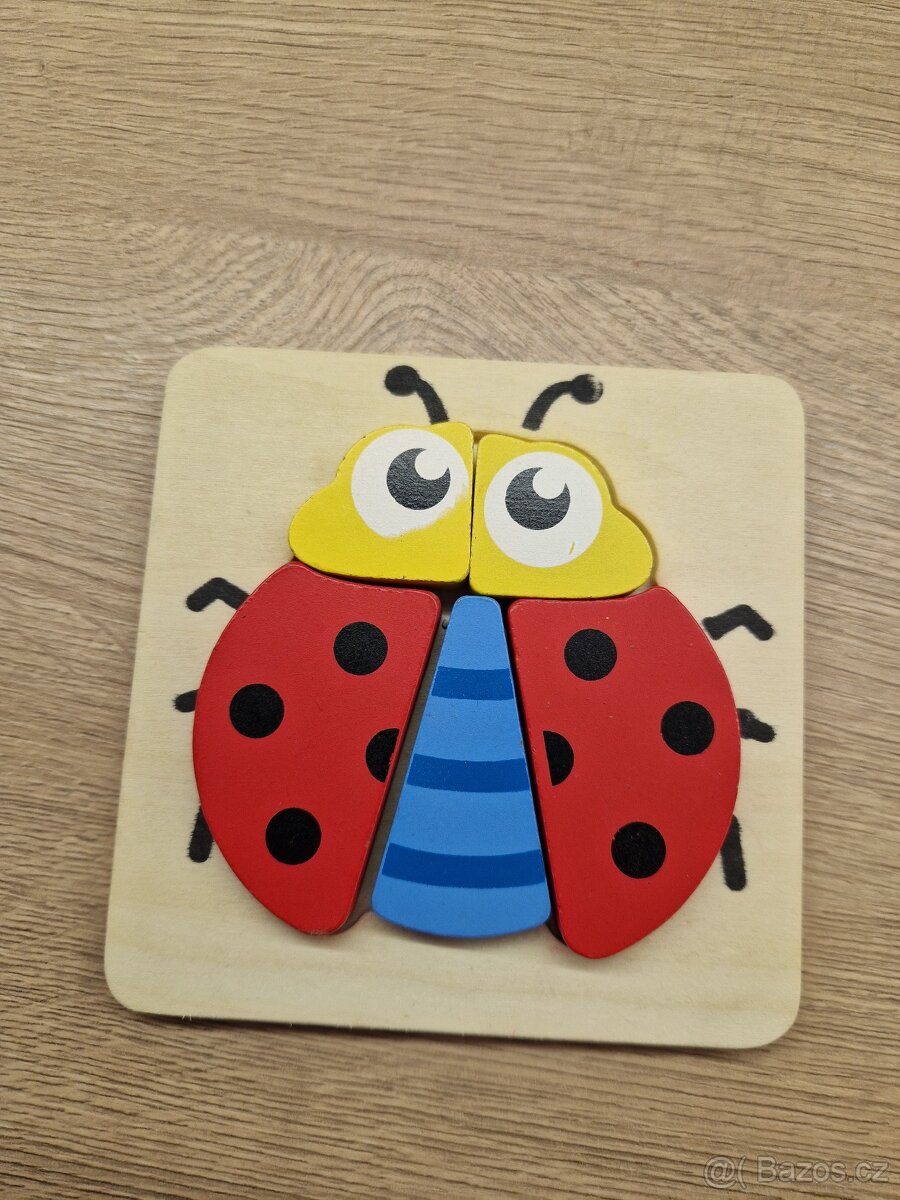 dřevěné puzzle