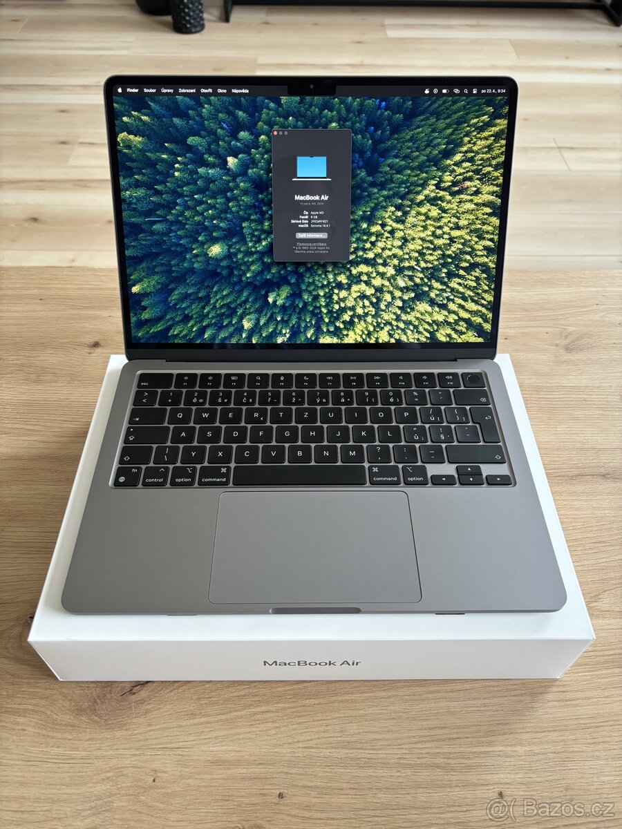 MacBook Air M3 2024, měsíc starý, úplně nový