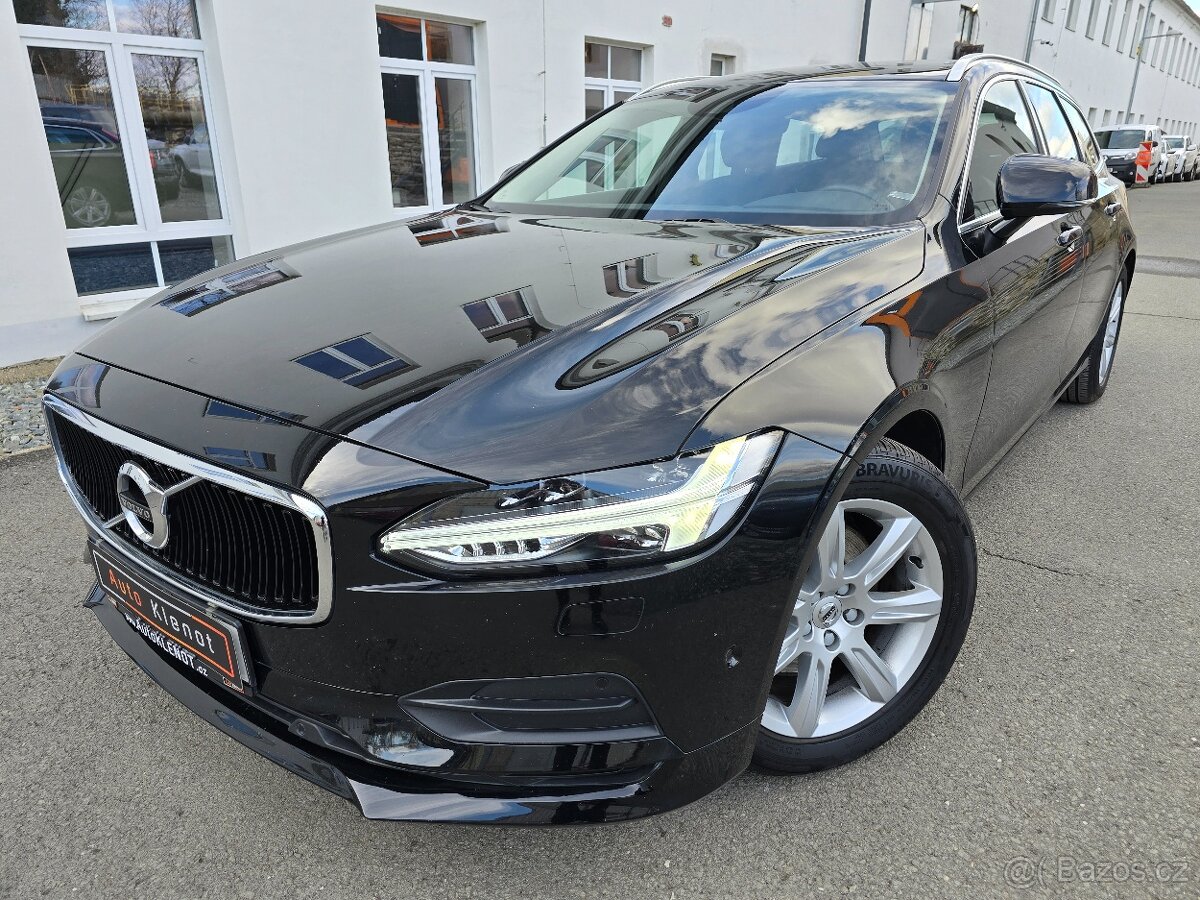 VOLVO V90 2,0 140kW D4 AWD Drive-E MOMENTUM Auto LED KŮŽE