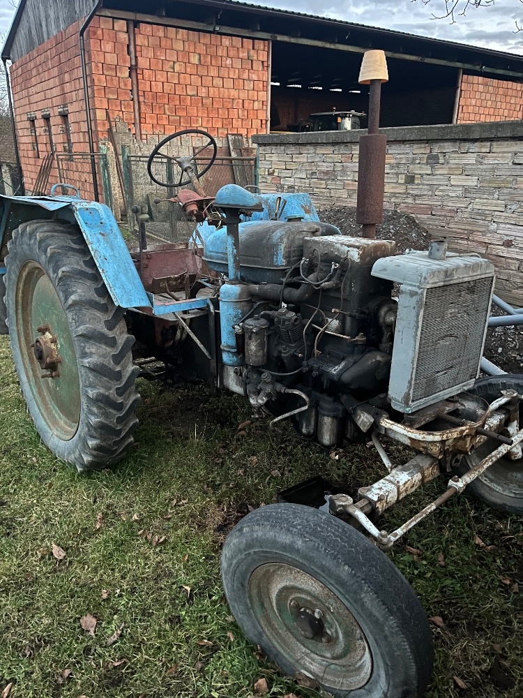 Prodám plně pojízdný ZETOR25K -35000,-
