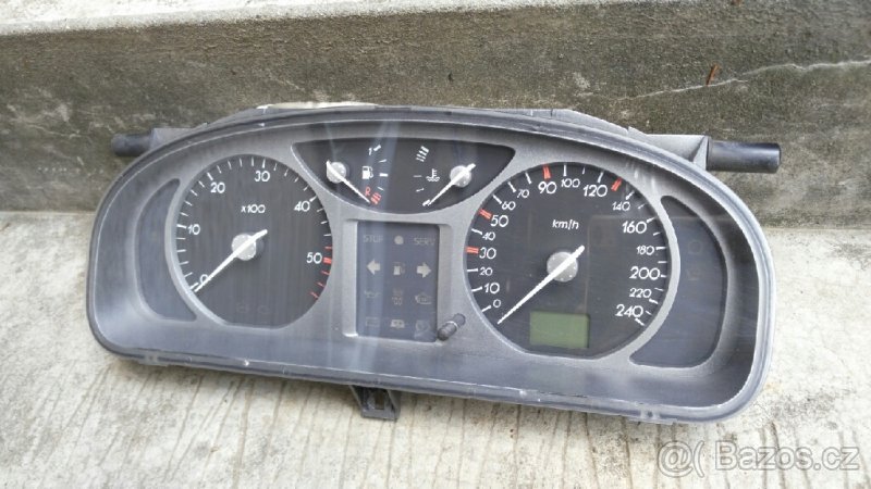 Budíky Renault Laguna II