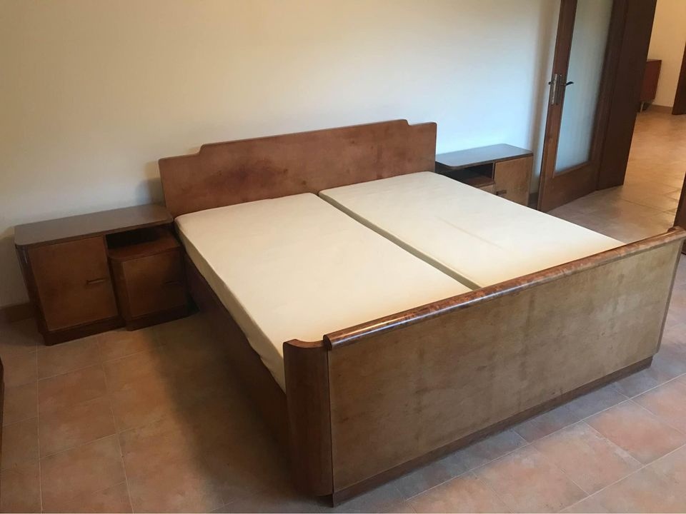 Kompletní starožitná ložnice