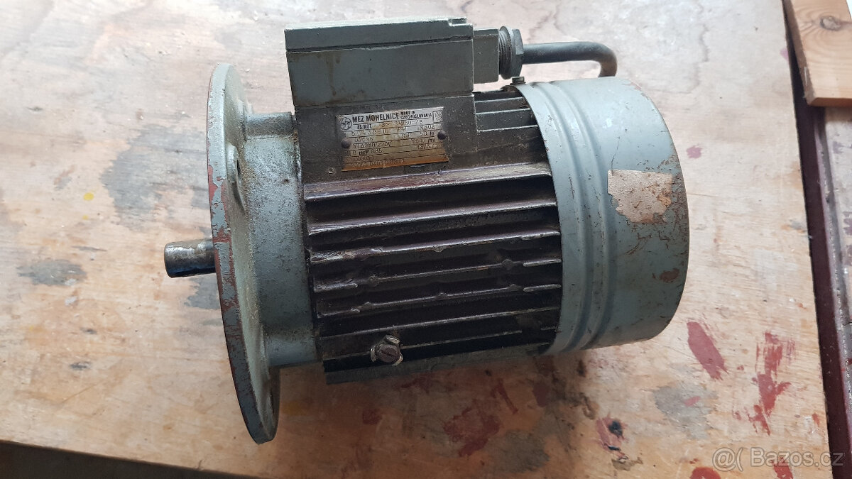 prodám přírubový elektromotor