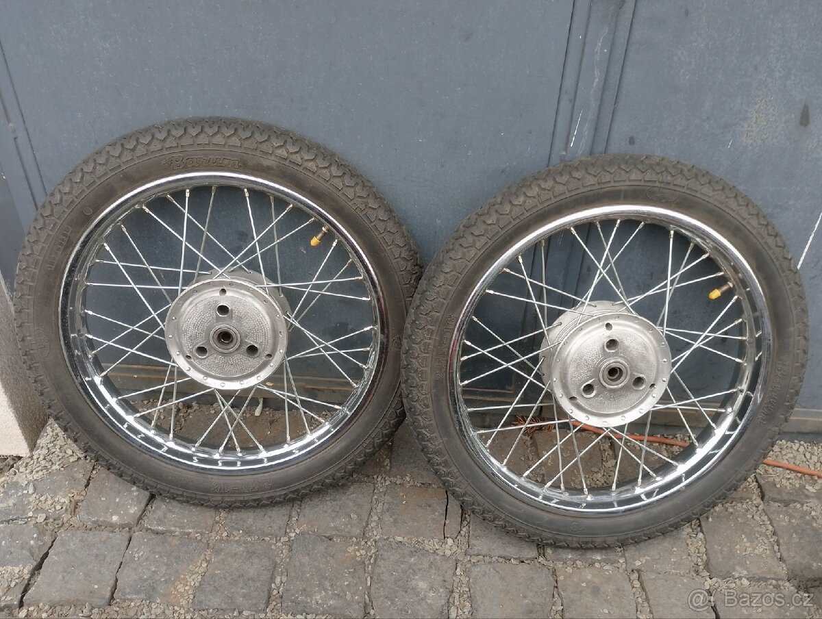 Jawa pionýr kola po renovaci