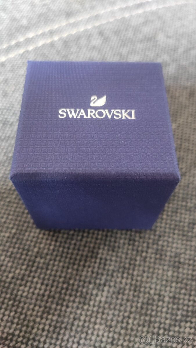 prsten značky Swarovski .průměr -18mm