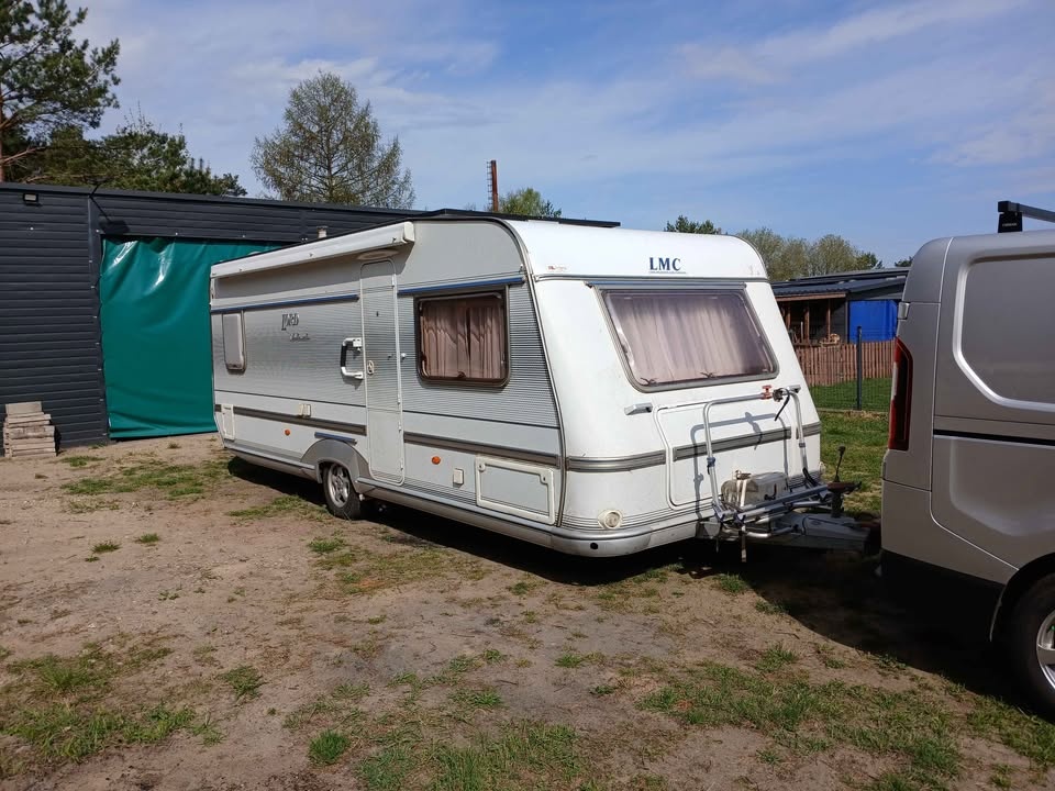 Karavan LMC AMBASSADOR 2004