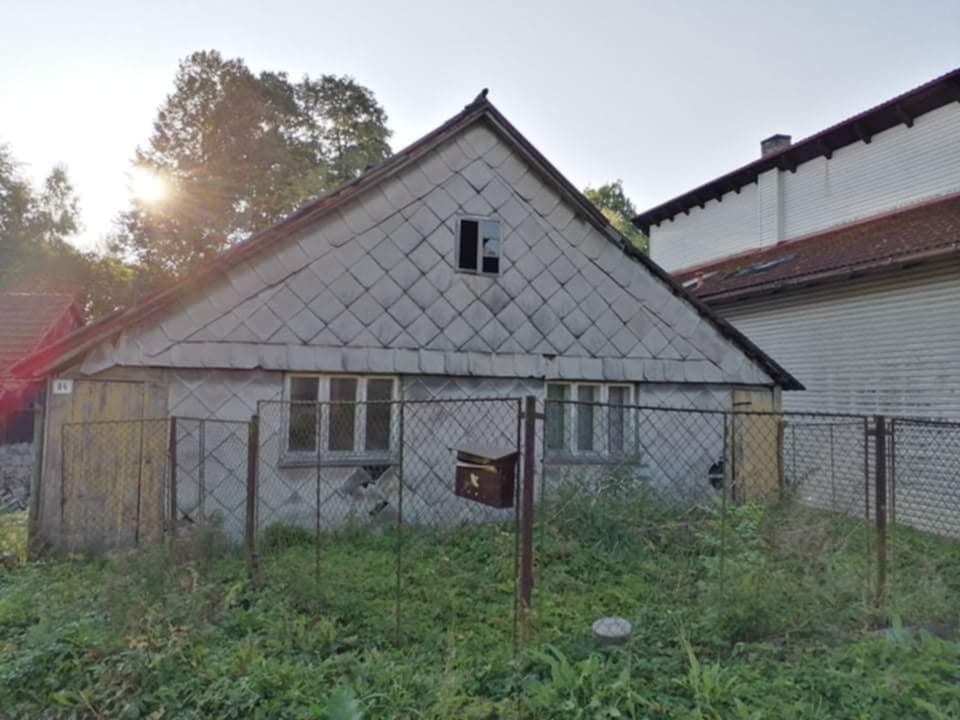Stavební pozemek, součástí je stavba