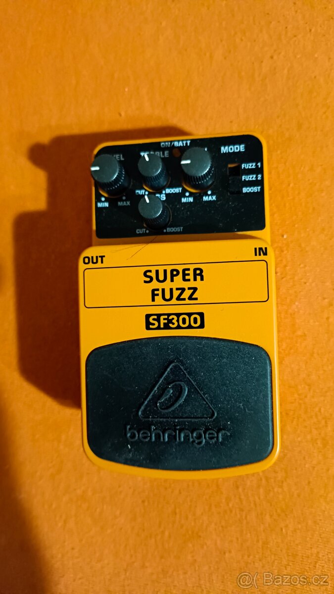 Kytarový efekt SF300 Behringer