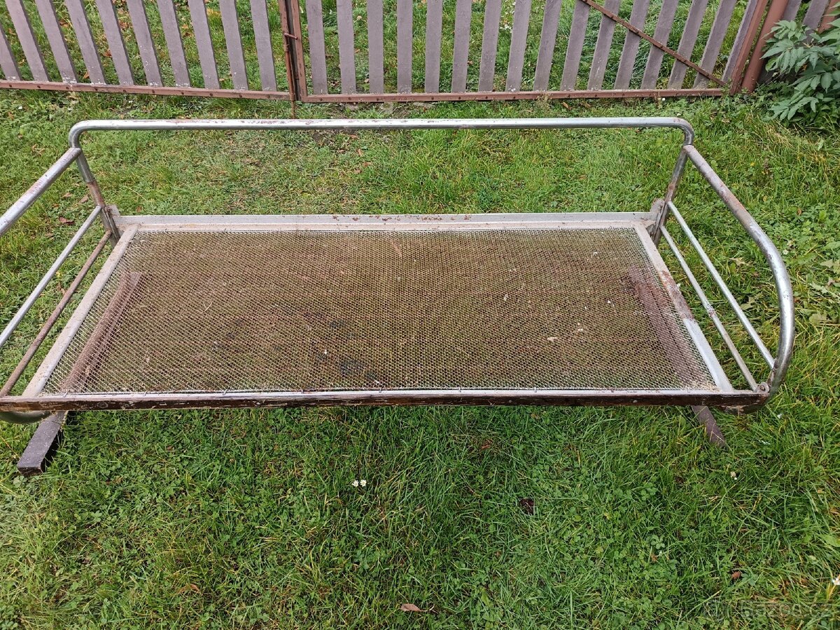 Chromovaný Gauč Retro