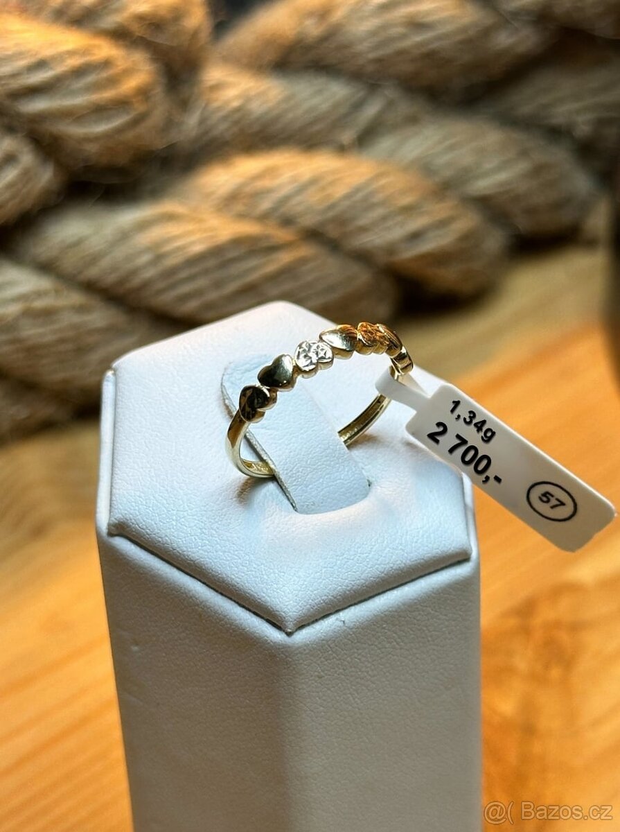 Zlatý prsten 1,34g