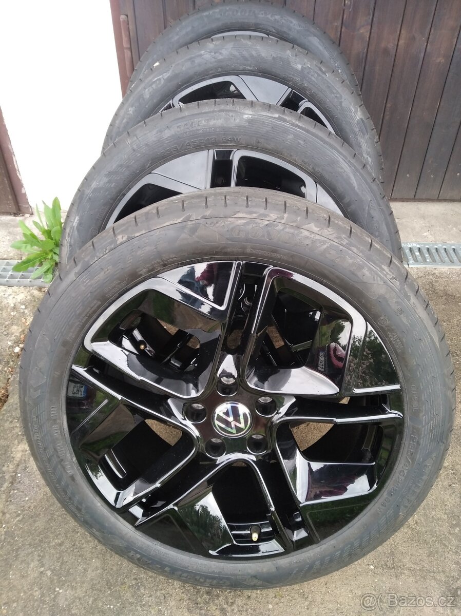 NOVÁ originál alu sada VW Passat B9 18"