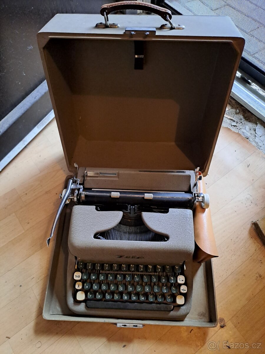 Kufříkovy psací stroj