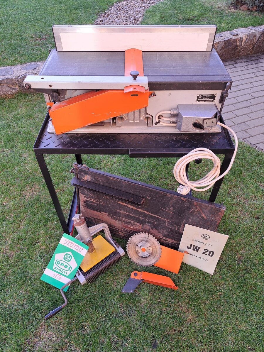 Dřevoobráběcí stroj JW 20/220 ČZ Strakonice