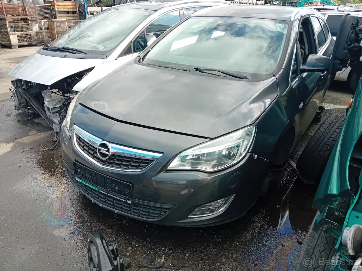 Opel Astra J 1.3 DT ( A13DTE ) 70kW r.2011 šedá Z177 na náhr