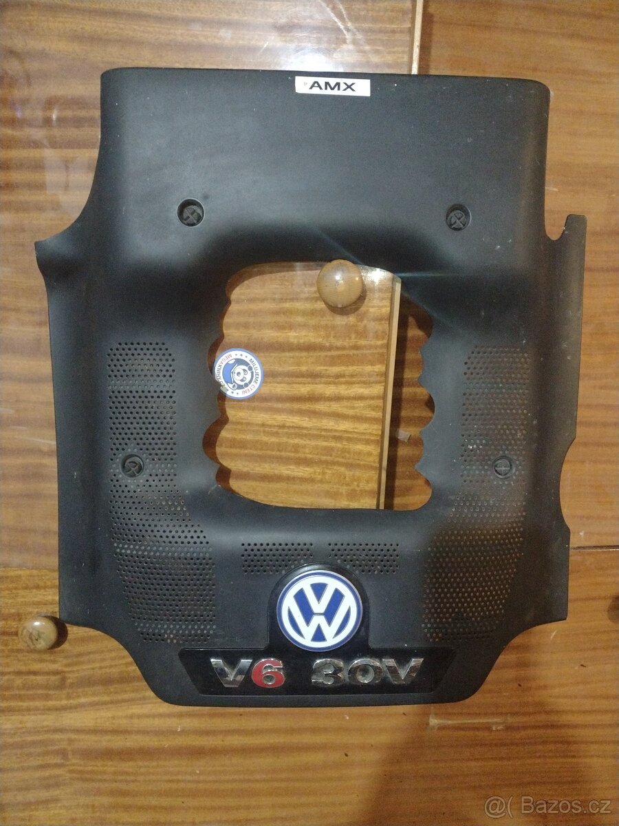 Kryt motoru Passat B5