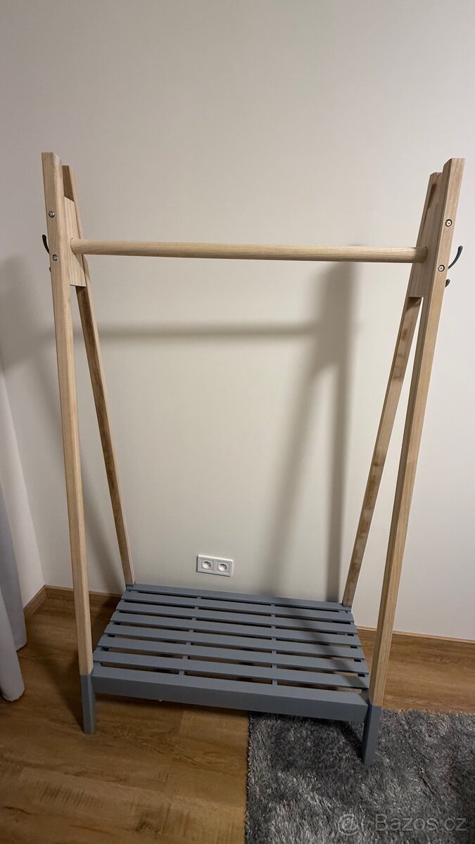 Věšák na oblečení