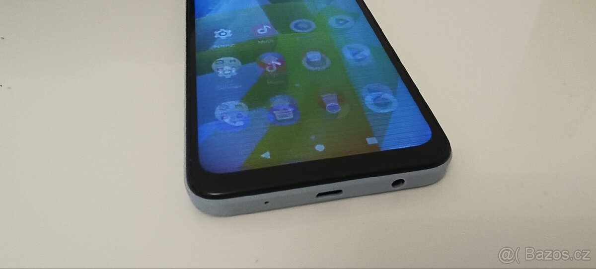 Xiaomi Redmi A1 2/32GB funkční, prasklý displej