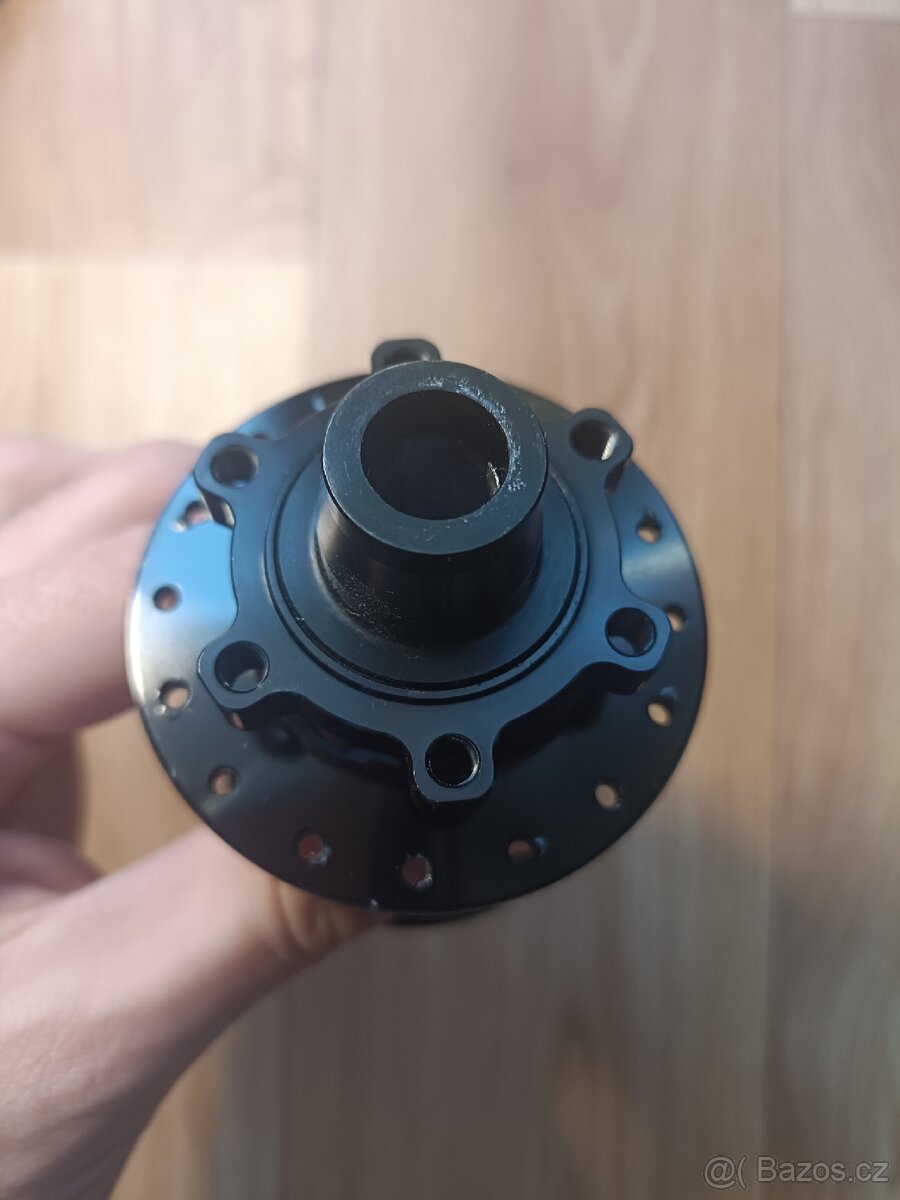 Prodám náboj sunringle do zadního kola SCR 148 Shimano HG