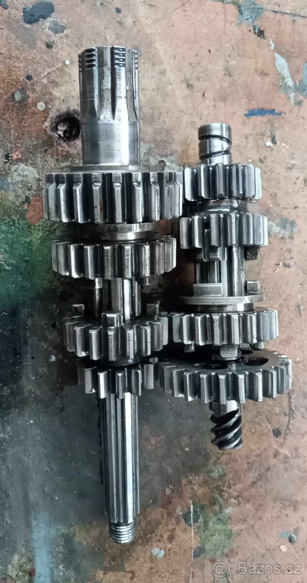 Převodovka JAWA/ČZ 175/356 shodná s 125/355 a prvními skutry