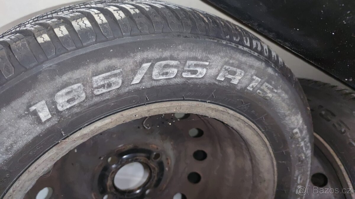 Plechové disky + zimní pneu, Almera, 4x100 // 185/65 R15