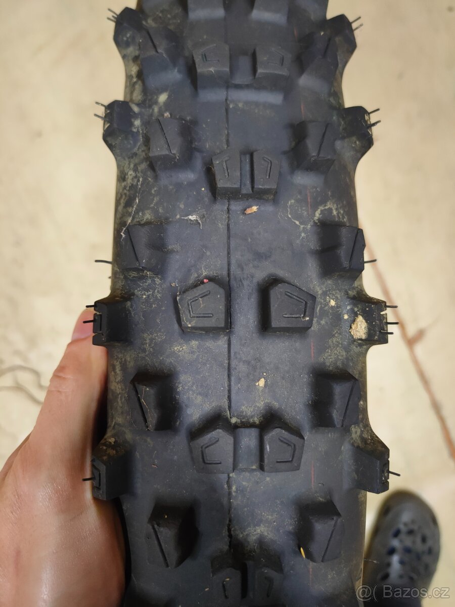 Pneu 90/100/21 enduro