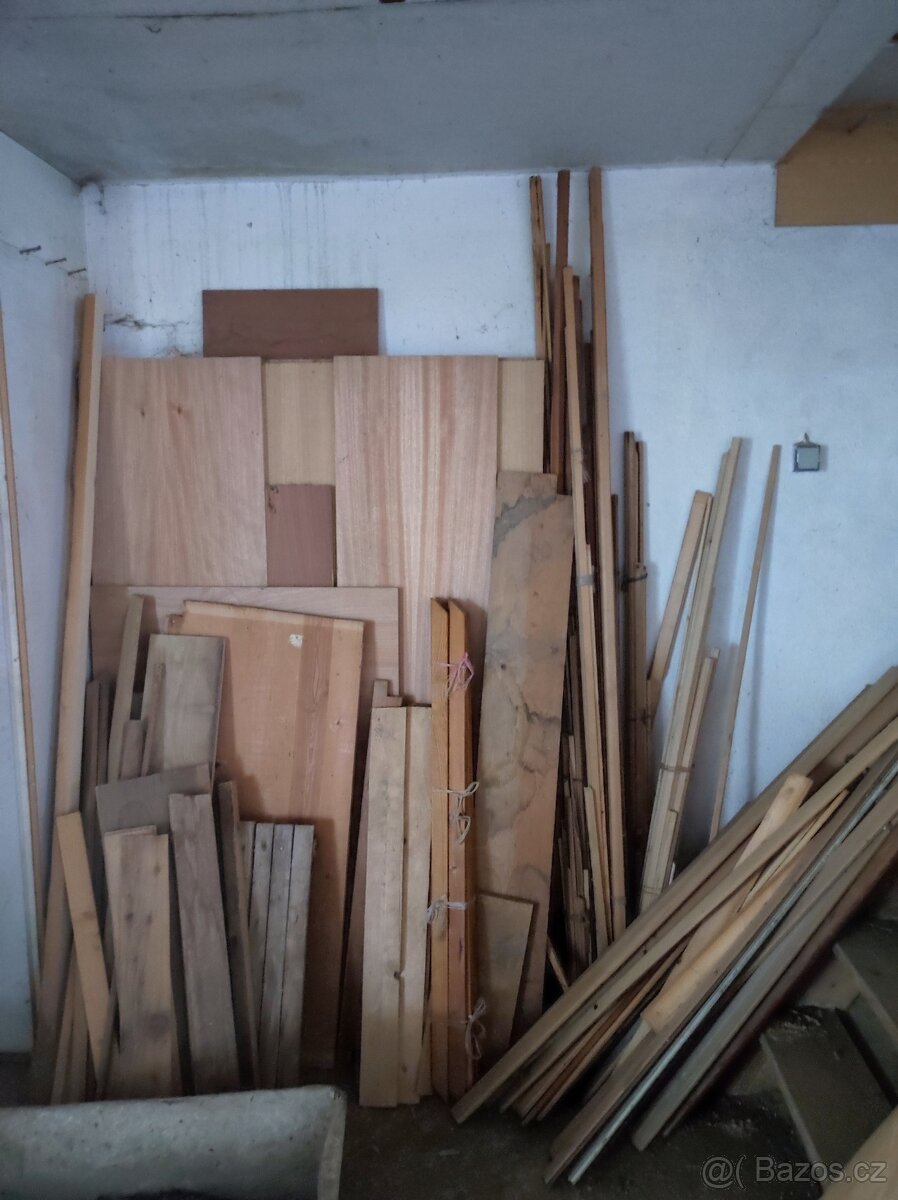 Dřevo na topeni