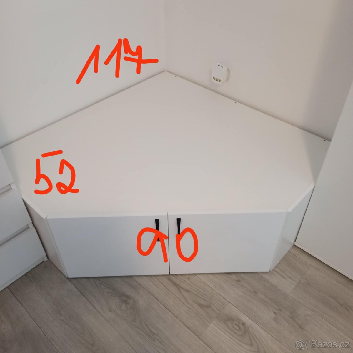 Nástavec na rohovou skříň