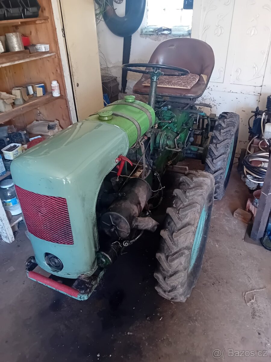 Historický malotraktor HOLDER A10