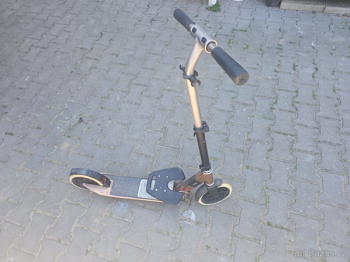 Skládací městská koloběžka Oxelo SCOOTER TOWN 5 XL CHOCOLATE