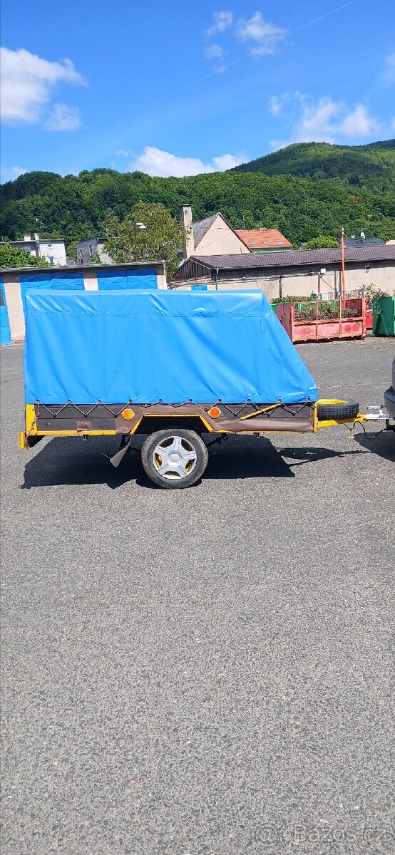 Prodám přívěsný vozík za auto s plachtou