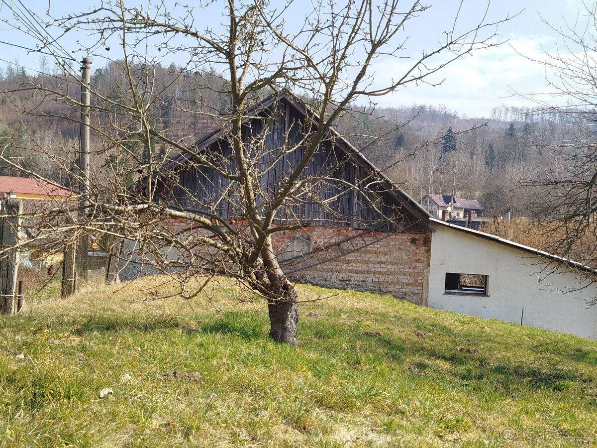 Stavební pozemek v čisté přírodě 828 m² v Dlouhomilově