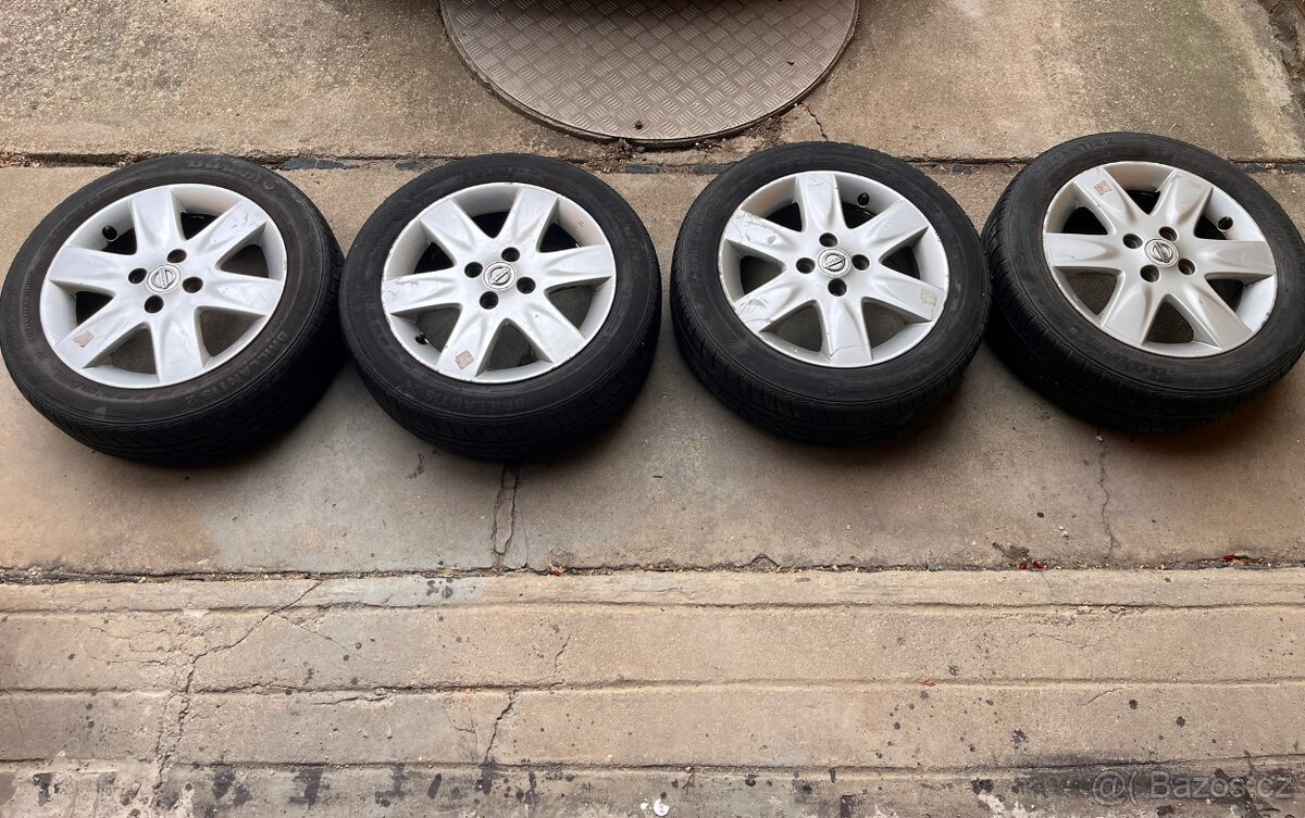 ALU kola Nissan Micra R15