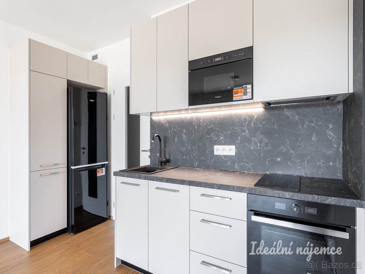 Pronájem bytu 1+kk, Domalípova, Hloubětín, 21000 Kč/měs, 32
