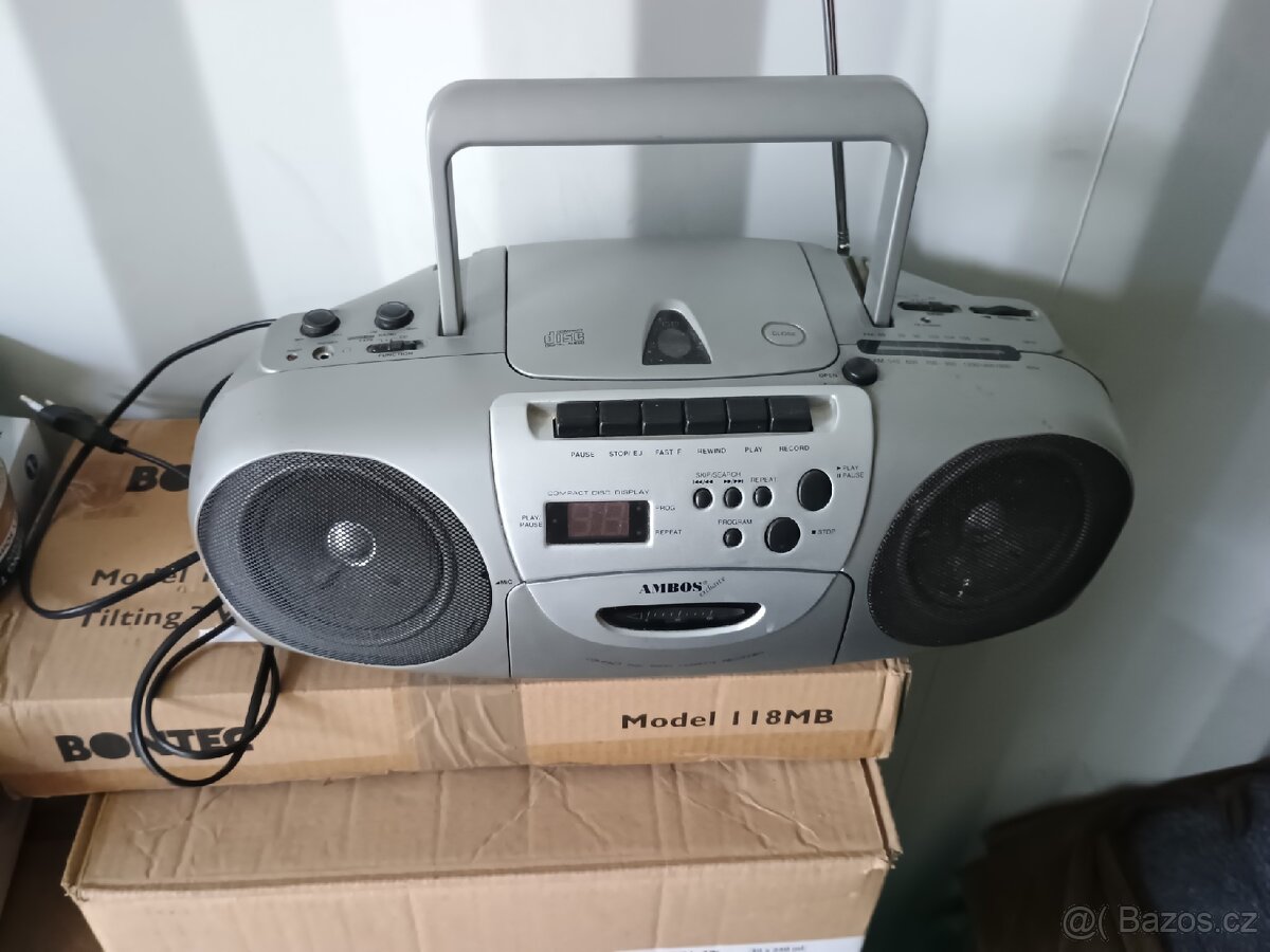 Přenosné rádio kazeťák s cd přehrávačem
Kup teď