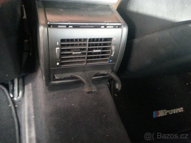 BMW E39 koupím držáček na kafe