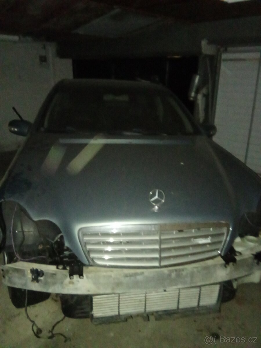 Prodám různé díly z mercedes w 203